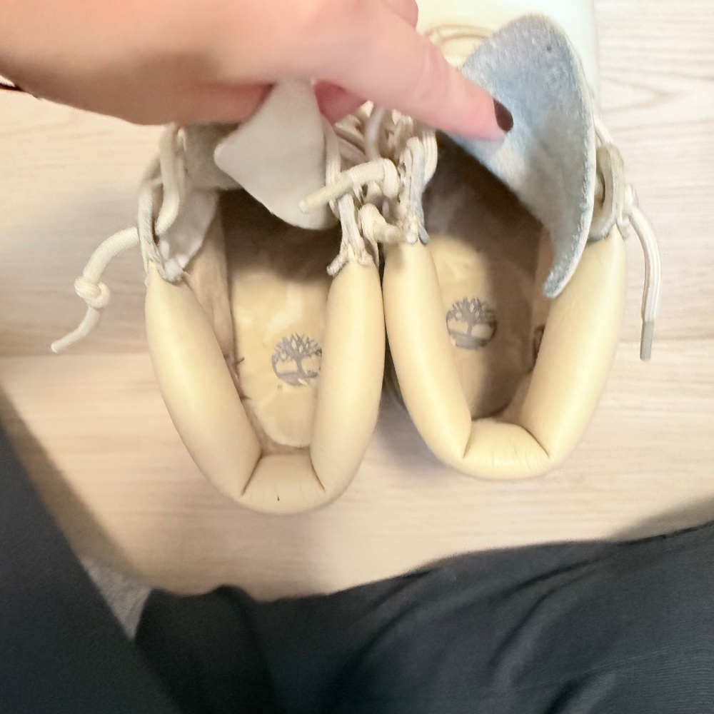 Timberland Boots in Light Ivory - Picture 5 of 8